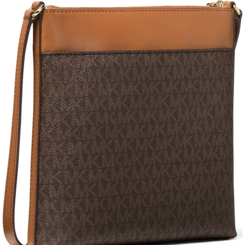 Michael Kors Jet Set Charm Signature Crossbody NWT - Picture 13 of 14